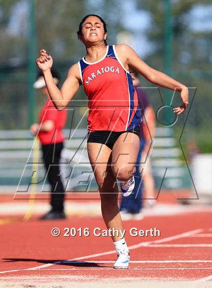 Thumbnail 3 in Santa Clara vs Saratoga (Duel Track Meet) photogallery.