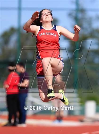 Thumbnail 3 in Santa Clara vs Saratoga (Duel Track Meet) photogallery.