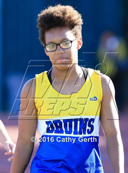 Thumbnail 3 in Santa Clara vs Saratoga (Duel Track Meet) photogallery.