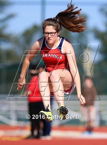 Thumbnail 3 in Santa Clara vs Saratoga (Duel Track Meet) photogallery.