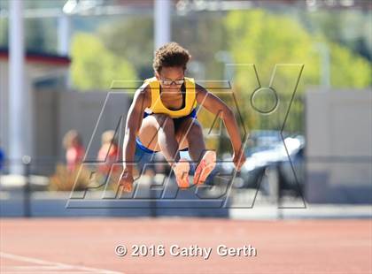 Thumbnail 2 in Santa Clara vs Saratoga (Duel Track Meet) photogallery.