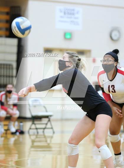 Thumbnail 3 in Port Huron Northern vs. Anchor Bay (MHSAA District Semifinal) photogallery.