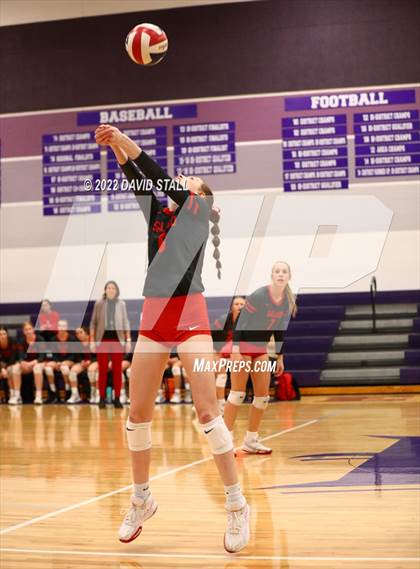 Thumbnail 3 in La Grange vs Salado (UIL 4A Area Playoff) photogallery.