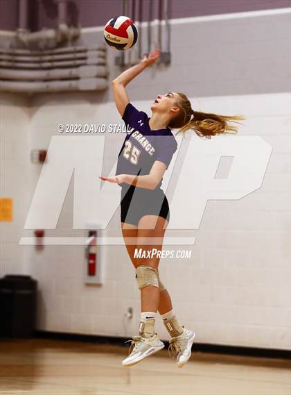 Thumbnail 1 in La Grange vs Salado (UIL 4A Area Playoff) photogallery.