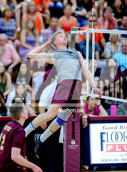 Thumbnail 3 in Roseville vs. Whitney (CIF SJS D1 Final) photogallery.