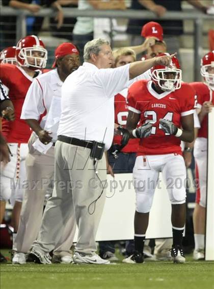 Thumbnail 1 in Tustin vs. Lutheran photogallery.