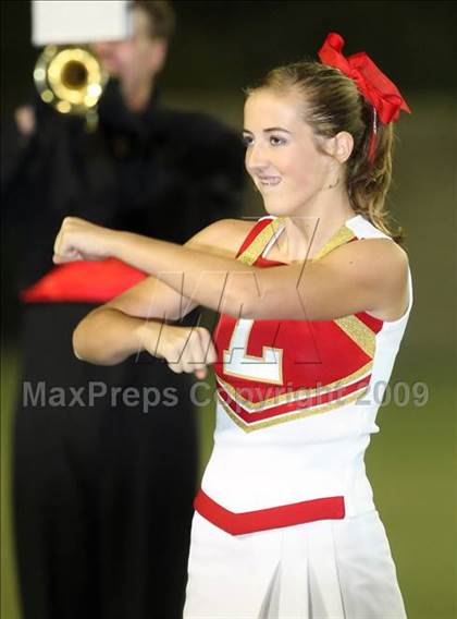 Thumbnail 2 in Tustin vs. Lutheran photogallery.