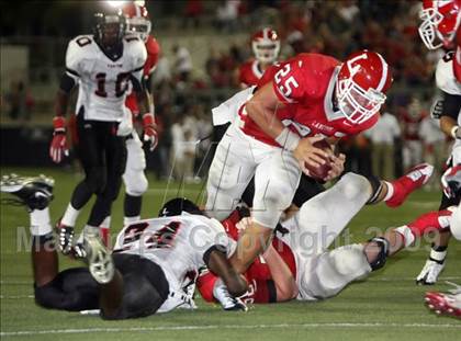 Thumbnail 2 in Tustin vs. Lutheran photogallery.