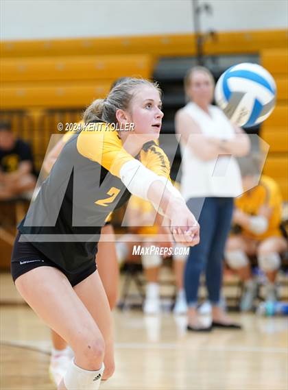 Thumbnail 2 in Walled Lake Northern @ Adams photogallery.