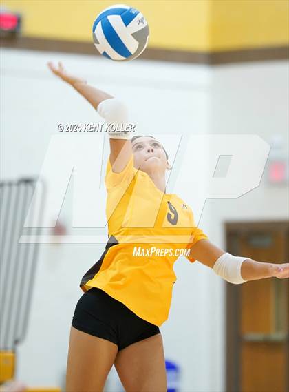 Thumbnail 3 in Walled Lake Northern @ Adams photogallery.