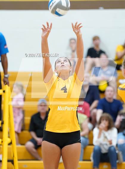 Thumbnail 3 in Walled Lake Northern @ Adams photogallery.