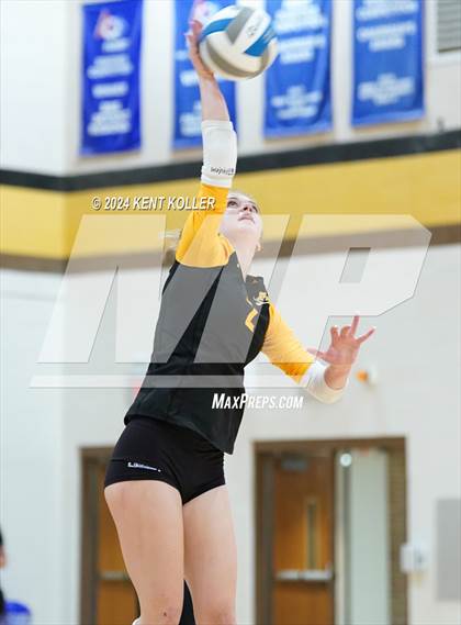 Thumbnail 3 in Walled Lake Northern @ Adams photogallery.