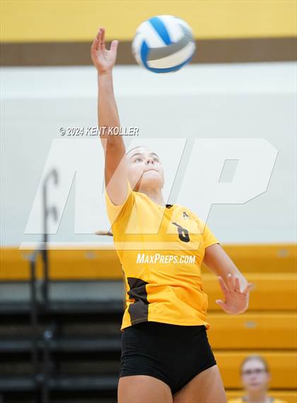 Thumbnail 2 in Walled Lake Northern @ Adams photogallery.