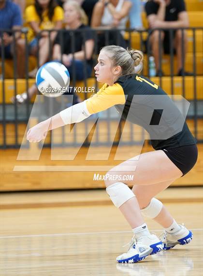 Thumbnail 1 in Walled Lake Northern @ Adams photogallery.