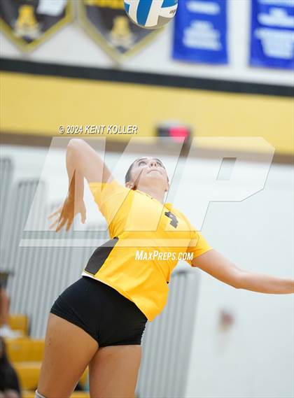 Thumbnail 3 in Walled Lake Northern @ Adams photogallery.