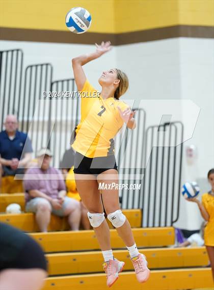Thumbnail 2 in Walled Lake Northern @ Adams photogallery.