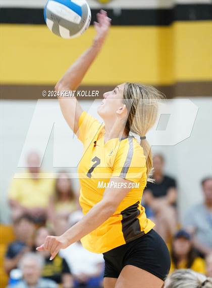 Thumbnail 2 in Walled Lake Northern @ Adams photogallery.