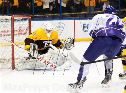 Thumbnail 3 in Christian Brothers vs DeSmet Jesuit (Challenge Cup Final) photogallery.