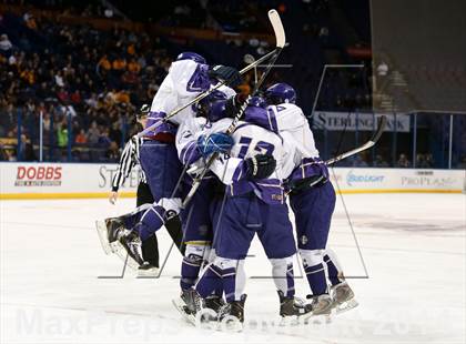 Thumbnail 2 in Christian Brothers vs DeSmet Jesuit (Challenge Cup Final) photogallery.