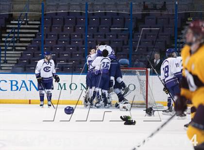 Thumbnail 2 in Christian Brothers vs DeSmet Jesuit (Challenge Cup Final) photogallery.