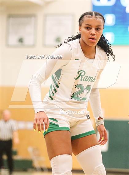 Thumbnail 2 in St. Mary's vs. Pinewood (Ionescu Showcase) photogallery.