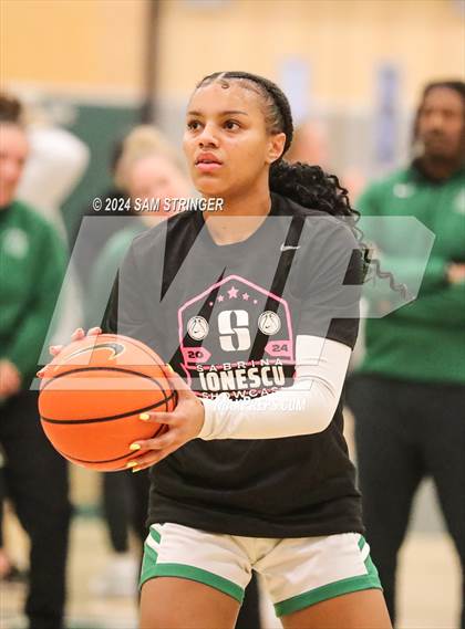 Thumbnail 3 in St. Mary's vs. Pinewood (Ionescu Showcase) photogallery.