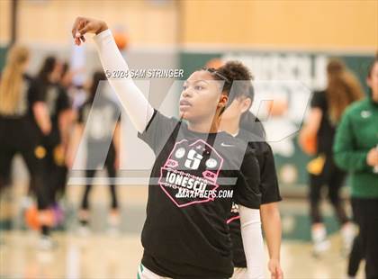 Thumbnail 1 in St. Mary's vs. Pinewood (Ionescu Showcase) photogallery.