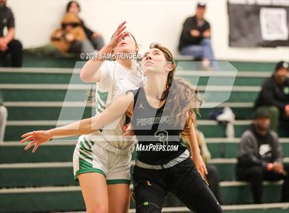 Thumbnail 2 in St. Mary's vs. Pinewood (Ionescu Showcase) photogallery.