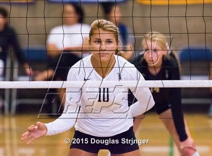 Thumbnail 2 in Redwood vs. Archbishop Mitty (Presentation Panther Challenge) photogallery.