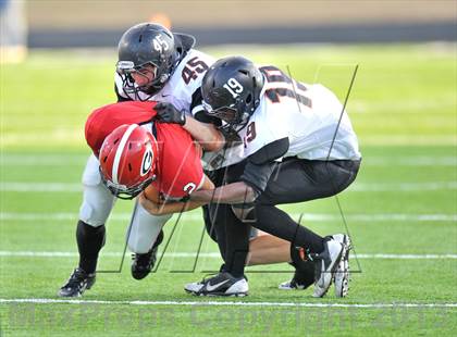 Thumbnail 3 in Gainesville vs. Gladewater (UIL 3A Regional Semifinal) photogallery.