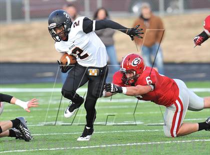 Thumbnail 1 in Gainesville vs. Gladewater (UIL 3A Regional Semifinal) photogallery.