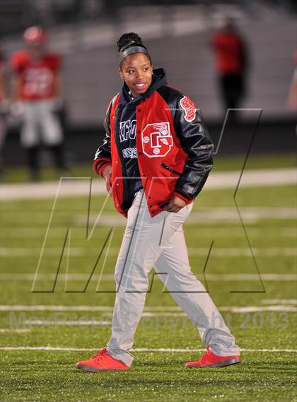 Thumbnail 2 in Gainesville vs. Gladewater (UIL 3A Regional Semifinal) photogallery.