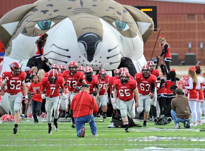 Thumbnail 3 in Gainesville vs. Gladewater (UIL 3A Regional Semifinal) photogallery.