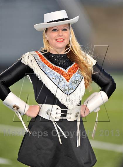 Thumbnail 2 in Gainesville vs. Gladewater (UIL 3A Regional Semifinal) photogallery.