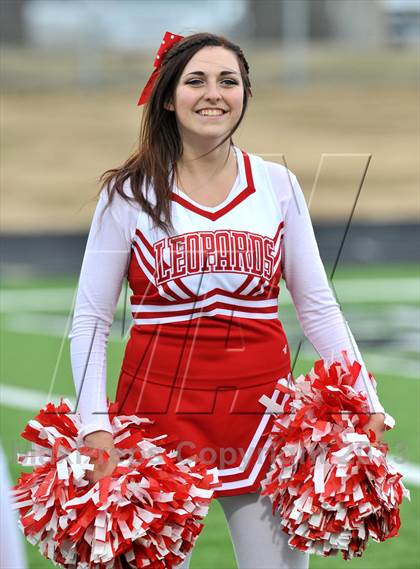 Thumbnail 3 in Gainesville vs. Gladewater (UIL 3A Regional Semifinal) photogallery.