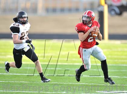 Thumbnail 3 in Gainesville vs. Gladewater (UIL 3A Regional Semifinal) photogallery.