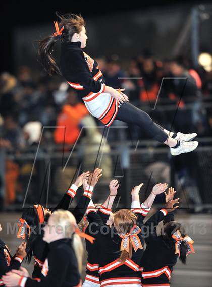 Thumbnail 3 in Gainesville vs. Gladewater (UIL 3A Regional Semifinal) photogallery.