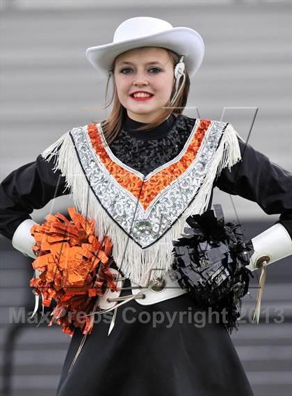 Thumbnail 3 in Gainesville vs. Gladewater (UIL 3A Regional Semifinal) photogallery.