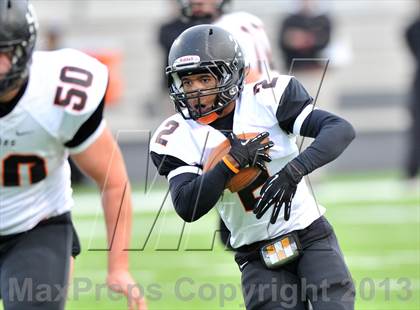 Thumbnail 2 in Gainesville vs. Gladewater (UIL 3A Regional Semifinal) photogallery.