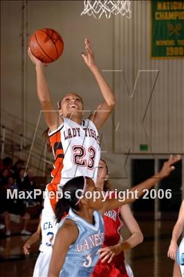 Thumbnail 3 in 2006 Inland Valley All-Star Girls Basketball Game photogallery.
