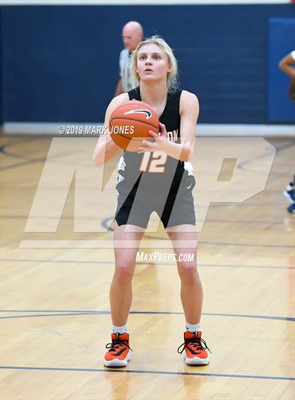 Thumbnail 3 in Beaverton vs. Centennial (Nike Tournament of Champions)  photogallery.