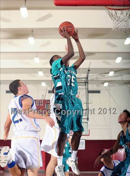 Thumbnail 2 in Sultana vs. Brawley (MaxPreps Holiday Classic) photogallery.