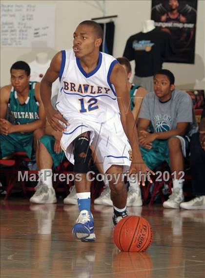 Thumbnail 3 in Sultana vs. Brawley (MaxPreps Holiday Classic) photogallery.
