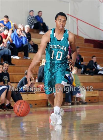 Thumbnail 3 in Sultana vs. Brawley (MaxPreps Holiday Classic) photogallery.