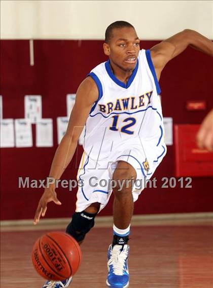 Thumbnail 3 in Sultana vs. Brawley (MaxPreps Holiday Classic) photogallery.
