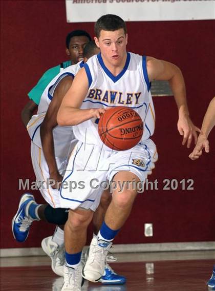 Thumbnail 2 in Sultana vs. Brawley (MaxPreps Holiday Classic) photogallery.