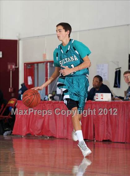 Thumbnail 1 in Sultana vs. Brawley (MaxPreps Holiday Classic) photogallery.