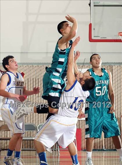 Thumbnail 3 in Sultana vs. Brawley (MaxPreps Holiday Classic) photogallery.