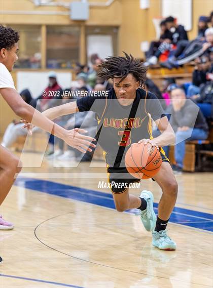 Thumbnail 2 in Moreau Catholic vs. Lincoln photogallery.