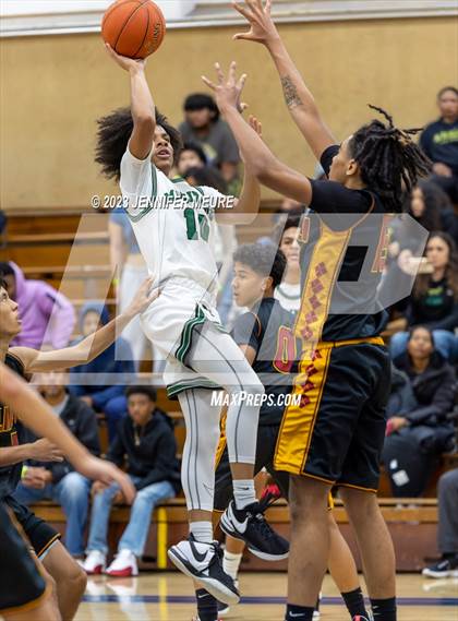 Thumbnail 2 in Moreau Catholic vs. Lincoln photogallery.
